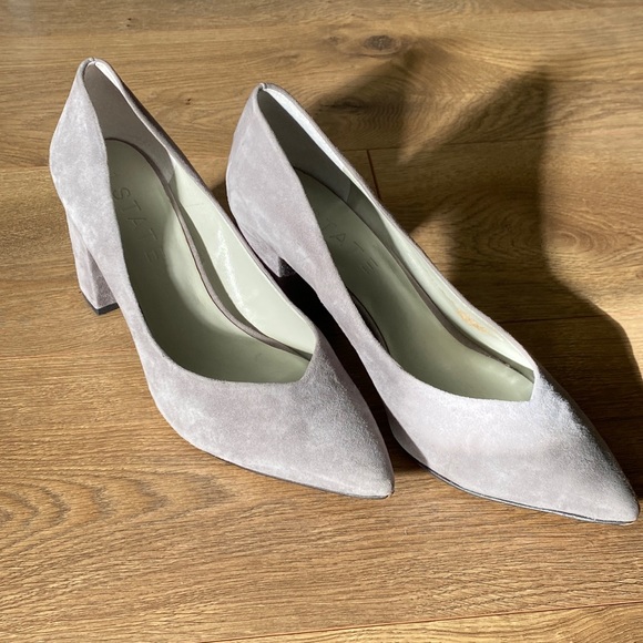 Fabulous grey suede 1. State block heel pumps. 8.5 - Picture 3 of 11